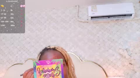 Snapshot of madissonlopez chatting on November 24, 9:03 pm Madisson Lopez online show from November 24, 9:03 pm