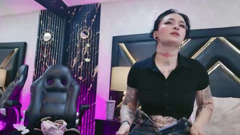 Snapshot of madissonpayton chatting on June 6, 6:23 pm MadissonPayton online show from June 6, 6:23 pm