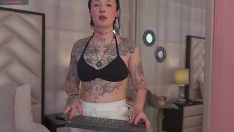 Snapshot of madissonpayton chatting on June 16, 1:25 pm MadissonPayton online show from June 16, 1:25 pm