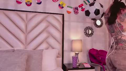 Snapshot of madissonpayton chatting on July 2, 2:12 pm MadissonPayton online show from July 2, 2:12 pm