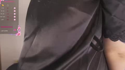 Mae online show from March 18, 12:30 pm