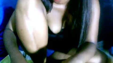 Snapshot of maelahlove chatting on December 21, 7:16 pm MaelahLove online show from December 21, 7:16 pm