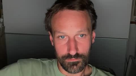 Snapshot of maenu_69 chatting on September 21, 8:21 pm maenu_69 online show from September 21, 8:21 pm