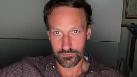 Snapshot of maenu_69 chatting on October 5, 7:45 pm maenu_69 online show from October 5, 7:45 pm