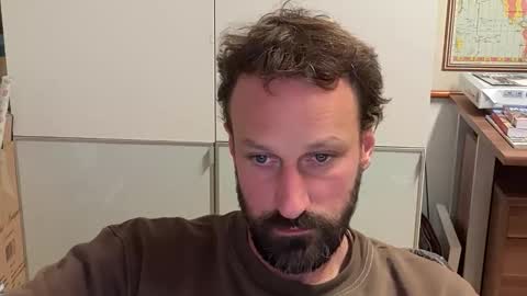 Snapshot of maenu_69 chatting on October 29, 10:33 pm maenu_69 online show from October 29, 10:33 pm