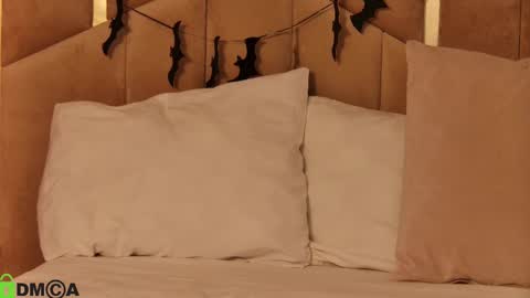 M. online show from October 26, 9:31 pm