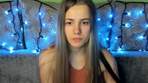 Snapshot of maggiecake chatting on December 8, 5:39 am Maggie online show from December 8, 5:39 am