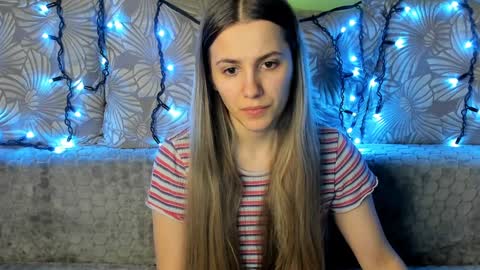 Snapshot of maggiecake chatting on December 25, 1:10 am Maggie online show from December 25, 1:10 am