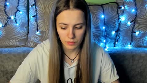 Snapshot of maggiecake chatting on January 17, 1:25 am Maggie online show from January 17, 1:25 am