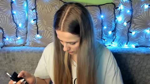 Snapshot of maggiecake chatting on January 19, 1:43 am Maggie online show from January 19, 1:43 am