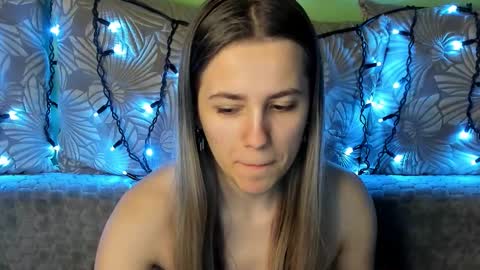 Snapshot of maggiecake chatting on February 11, 1:20 am Maggie online show from February 11, 1:20 am