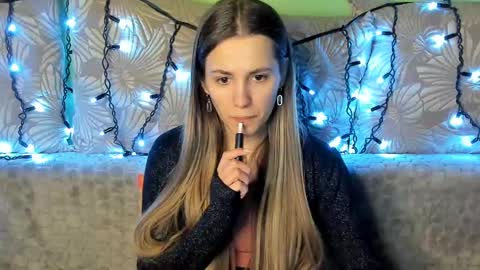 Snapshot of maggiecake chatting on February 14, 4:37 am Maggie online show from February 14, 4:37 am