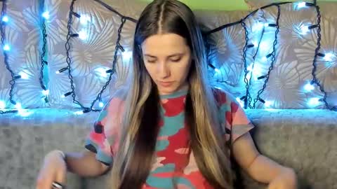 Snapshot of maggiecake chatting on February 16, 1:36 am Maggie online show from February 16, 1:36 am