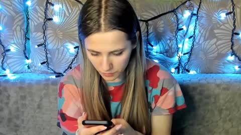 Snapshot of maggiecake chatting on February 16, 4:42 am Maggie online show from February 16, 4:42 am