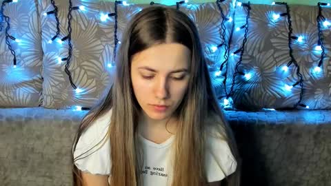 Snapshot of maggiecake chatting on March 4, 3:44 am Maggie online show from March 4, 3:44 am