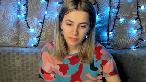 Snapshot of maggiecake chatting on March 12, 1:25 am Maggie online show from March 12, 1:25 am