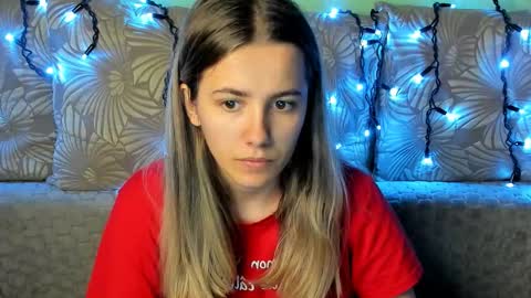 Snapshot of maggiecake chatting on October 29, 1:30 am Maggie online show from October 29, 1:30 am