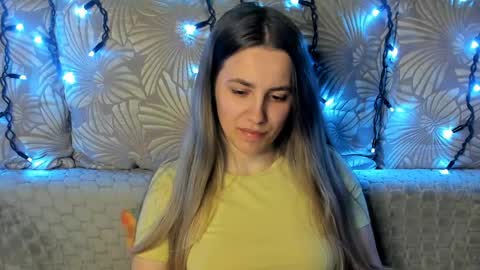 Maggie online show from April 21, 1:42 am