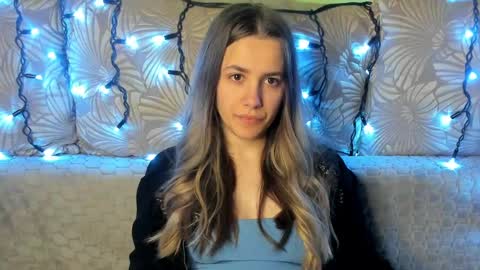 Maggie online show from April 29, 1:10 am