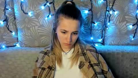 Maggie online show from May 15, 11:12 pm