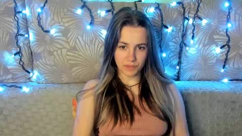 Maggie online show from May 26, 1:34 am