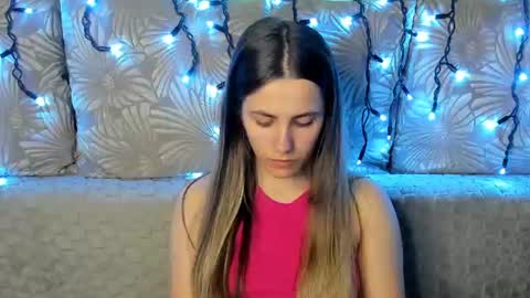 Maggie online show from June 10, 2:01 am