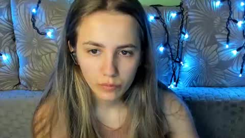 Maggie online show from July 4, 2:29 am