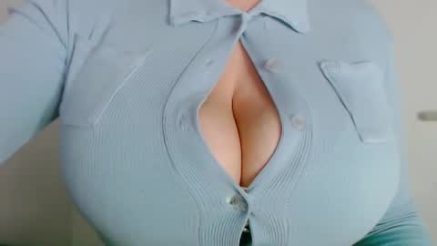 Snapshot of maggielandrin chatting on January 24, 12:31 am Maggie online show from January 24, 12:31 am