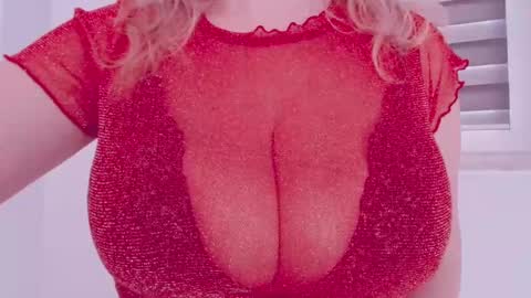 Snapshot of maggielandrin chatting on February 27, 12:13 pm Maggie online show from February 27, 12:13 pm