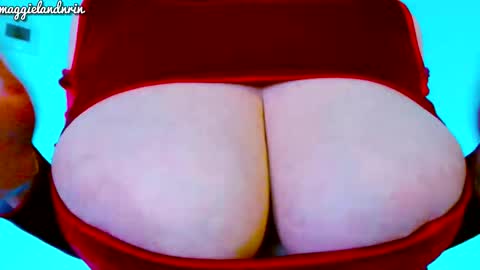 Snapshot of maggielandrin chatting on October 18, 3:09 am Maggie online show from October 18, 3:09 am