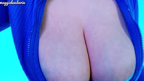 Snapshot of maggielandrin chatting on October 22, 5:02 pm Maggie online show from October 22, 5:02 pm