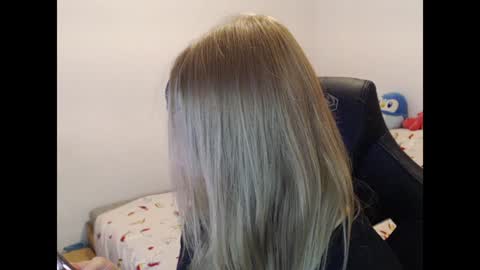 Magdalene Swaggy online show from December 1, 7:58 pm