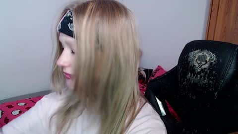 Magdalene Swaggy online show from February 7, 9:37 pm