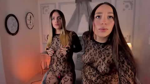 Snapshot of maggietime chatting on November 28, 9:39 pm online show from November 28, 9:39 pm