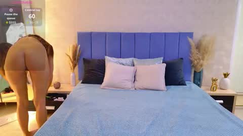 MaggieTurner online show from November 25, 1:27 am