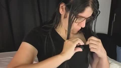   online show from April 21, 11:16 am