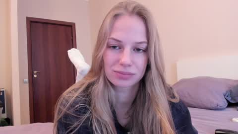 Alice  online show from November 10, 10:25 am