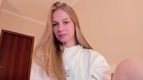 Alice  online show from November 21, 3:00 pm