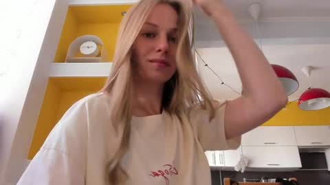 Alice  online show from June 7, 12:53 pm