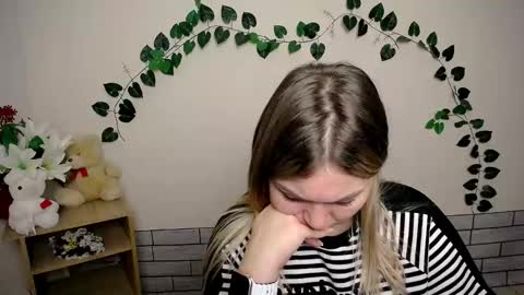 magic_katarina_ online show from December 23, 7:38 am