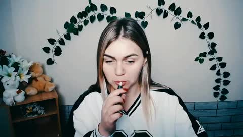 magic_katarina_ online show from March 4, 7:08 am