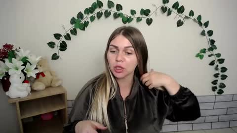 magic_katarina_ online show from October 3, 9:06 am