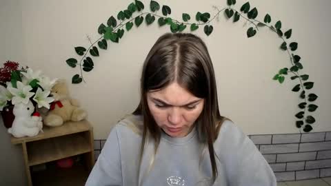 magic_katarina_ online show from October 6, 6:44 am