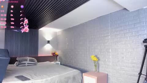 Snapshot of magic_marg chatting on October 1, 7:53 pm Marge online show from October 1, 7:53 pm