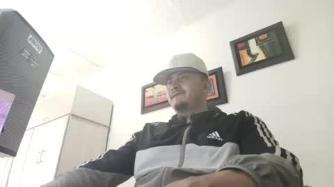 magic_milk23 online show from October 8, 8:17 pm