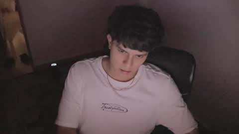 Snapshot of magic_tony chatting on November 27, 11:51 pm Tony Hoffa online show from November 27, 11:51 pm