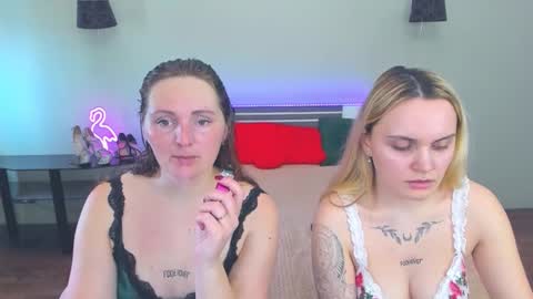 Lili and Bella online show from March 3, 7:25 am