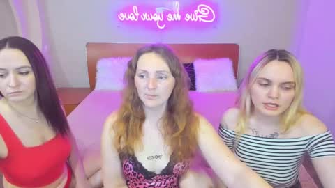 Lili and Bella online show from March 22, 7:45 am