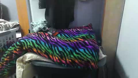 Snapshot of magicstick8049 chatting on June 5, 10:54 am magicstick8049 online show from June 5, 10:54 am