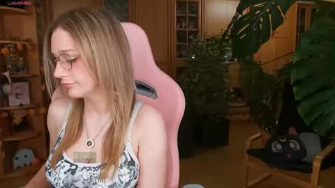 Nicole online show from October 9, 10:30 pm